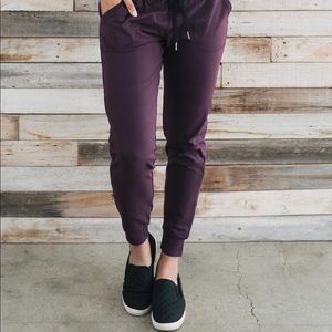 Zyia plum unwind joggers